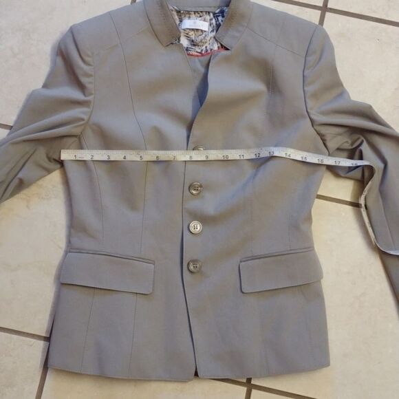 Basler fitted grey blazer w faux leather detailing - Picture 5 of 12